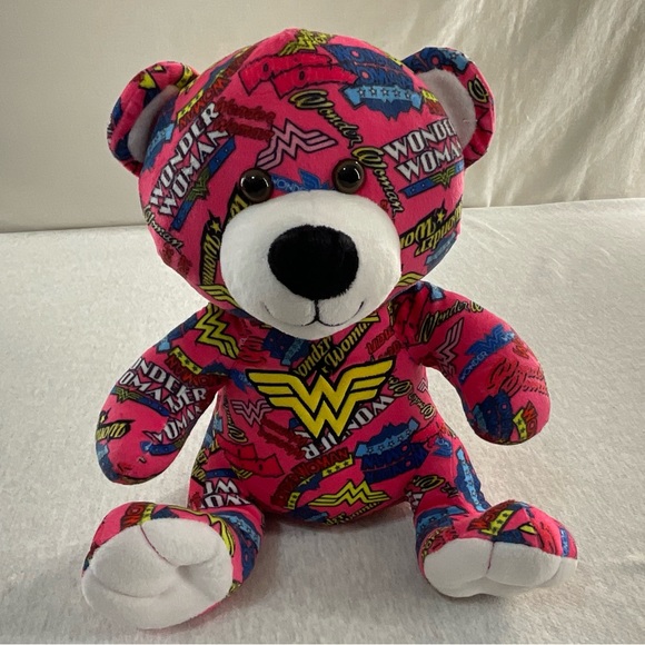 SIX FLAGS JUSTICE LEAGUE WONDER WOMAN TEDDY BEAR/PLUSH DC COMICS PINK AND MULTI - Picture 1 of 13